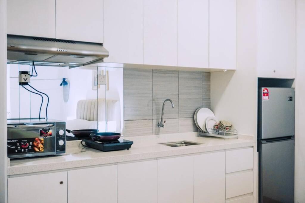 Apple Home 2 At Menara Simfoni, King Size Bed, Cheras, Nexflix, Wifi, Parking Seri Kembangan Eksteriør billede