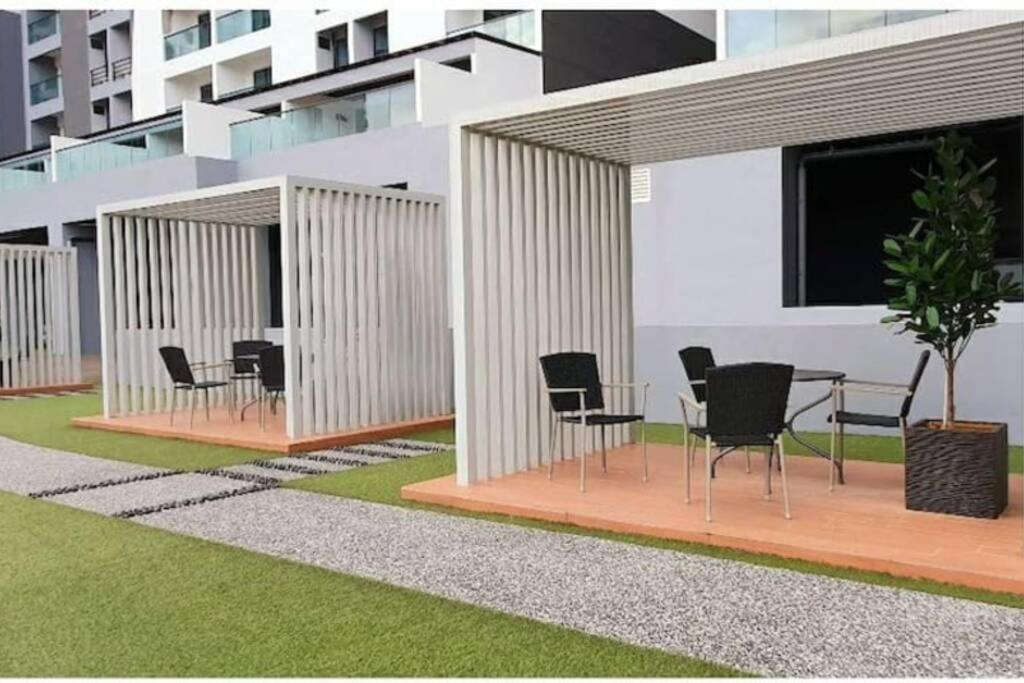 Apple Home 2 At Menara Simfoni, King Size Bed, Cheras, Nexflix, Wifi, Parking Seri Kembangan Eksteriør billede